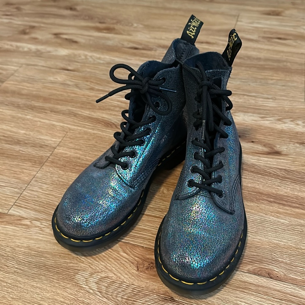 Dr.Martens iridescent Pascal boot - Picture 3 of 5
